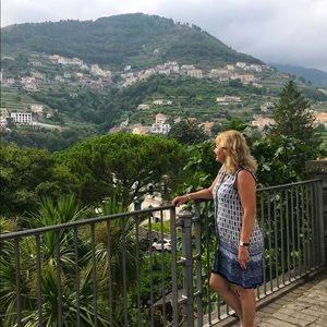 Meet your Posher, Fay